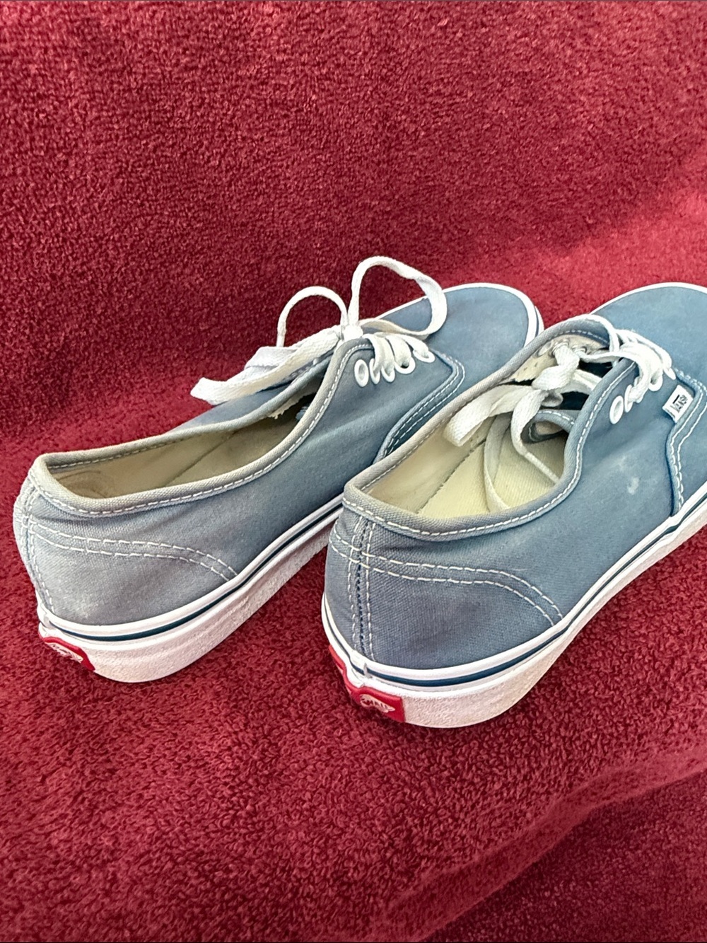 Vans men’s and women’s Low-Top Canvas Sneakers in Light Blue with White Laces - Picture 2 of 7